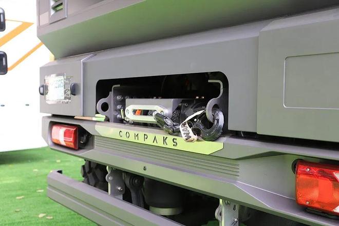 身重卡房车：康派斯陆地A380-天阙新葡京全球首款整体金属模具碳纤维车(图14)