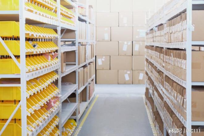 周末半径”压缩到 500 米新葡京在深圳安东易迷你仓把“(图3)